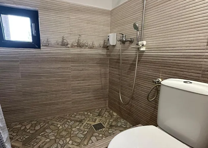 Nido 22 Free Parking